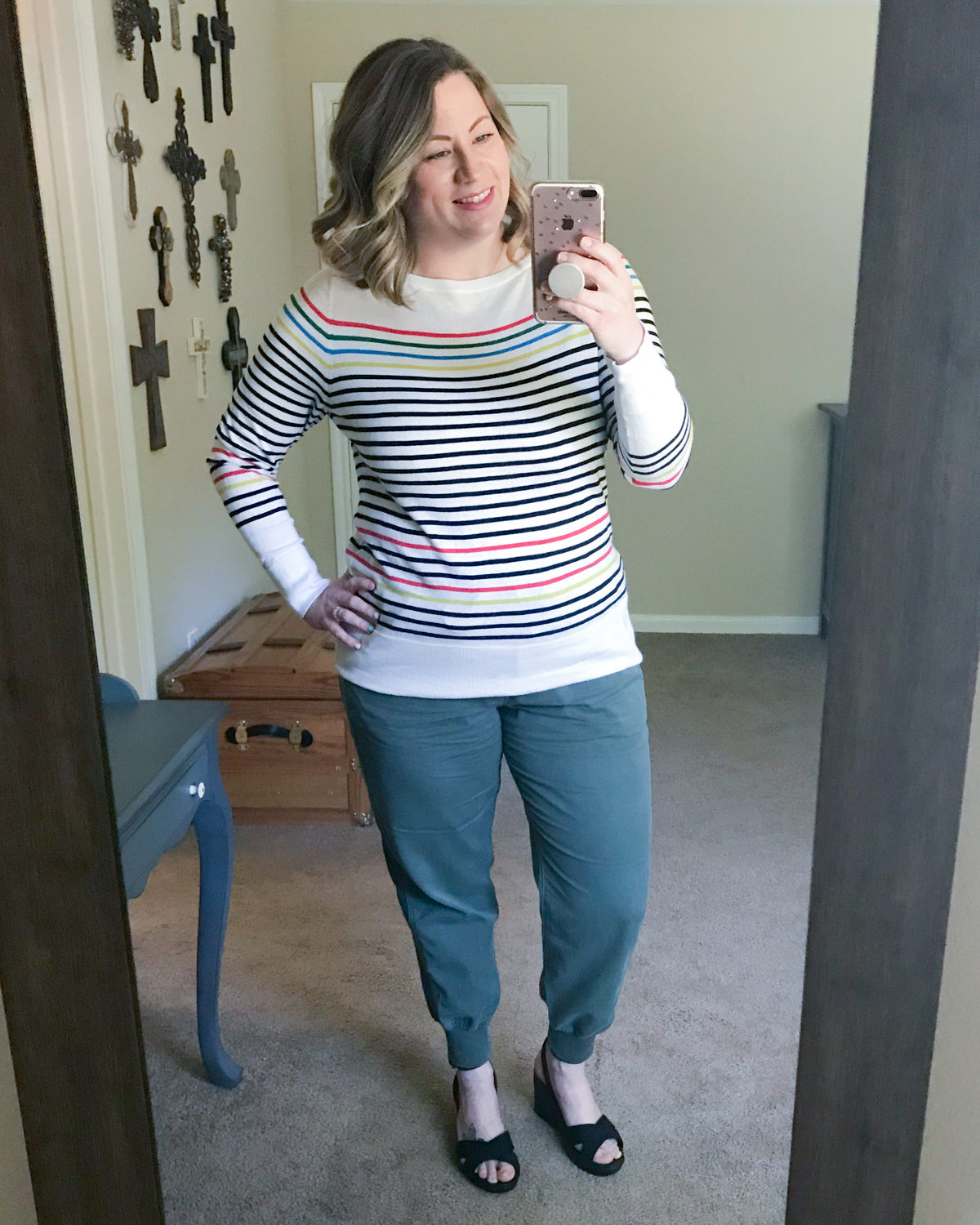 5 work from home outfit ideas with the Amour Vert Skylar joggers